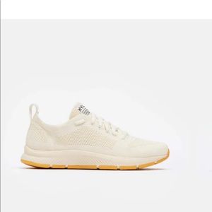 Brand new Hylo sand running shoes